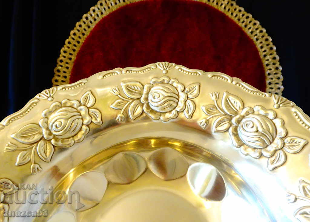 Old English fruit bowl, roses, relief. - 5 Old English fruit bowl, roses, relief. - 5