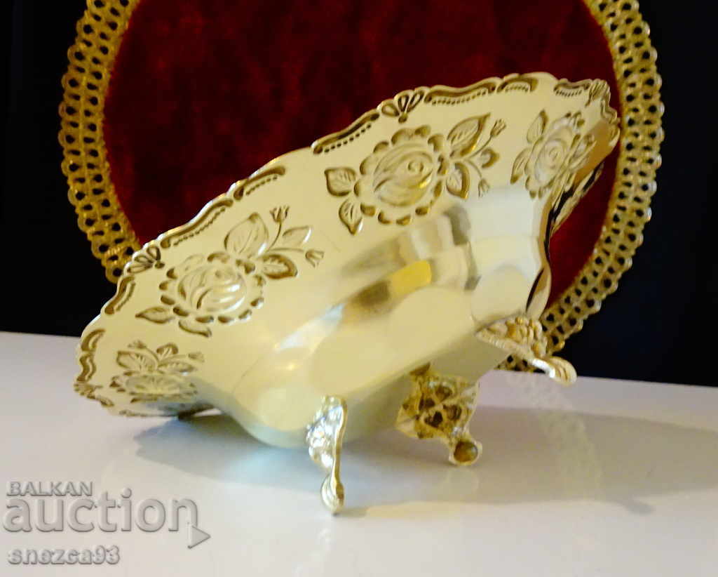 Old English fruit bowl, roses, relief. - 6 Old English fruit bowl, roses, relief. - 6