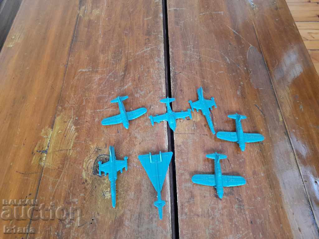 Old figurines, toys, planes with price 30.00 BGN | € 15.34 Old figurines, toys, planes with price 30.00 BGN | € 15.34
