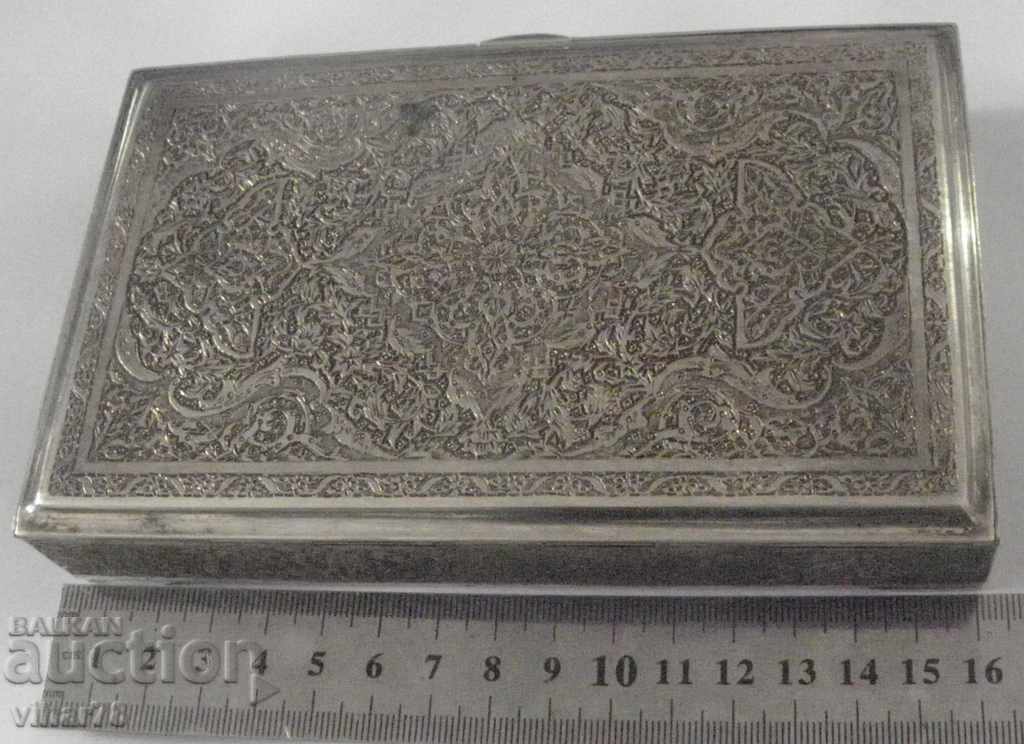 Auction Silver box - 403 grams Auction Silver box - 403 grams
