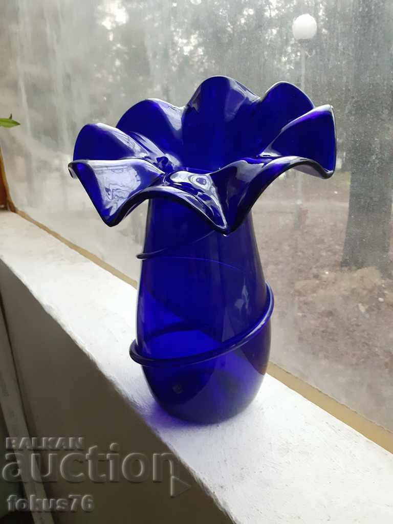 Πανέμορφο μεγάλο μπλε βάζο - χωρίς παρατηρήσεις με τιμή 69.00 BGN | € 35.28 Πανέμορφο μεγάλο μπλε βάζο - χωρίς παρατηρήσεις με τιμή 69.00 BGN | € 35.28