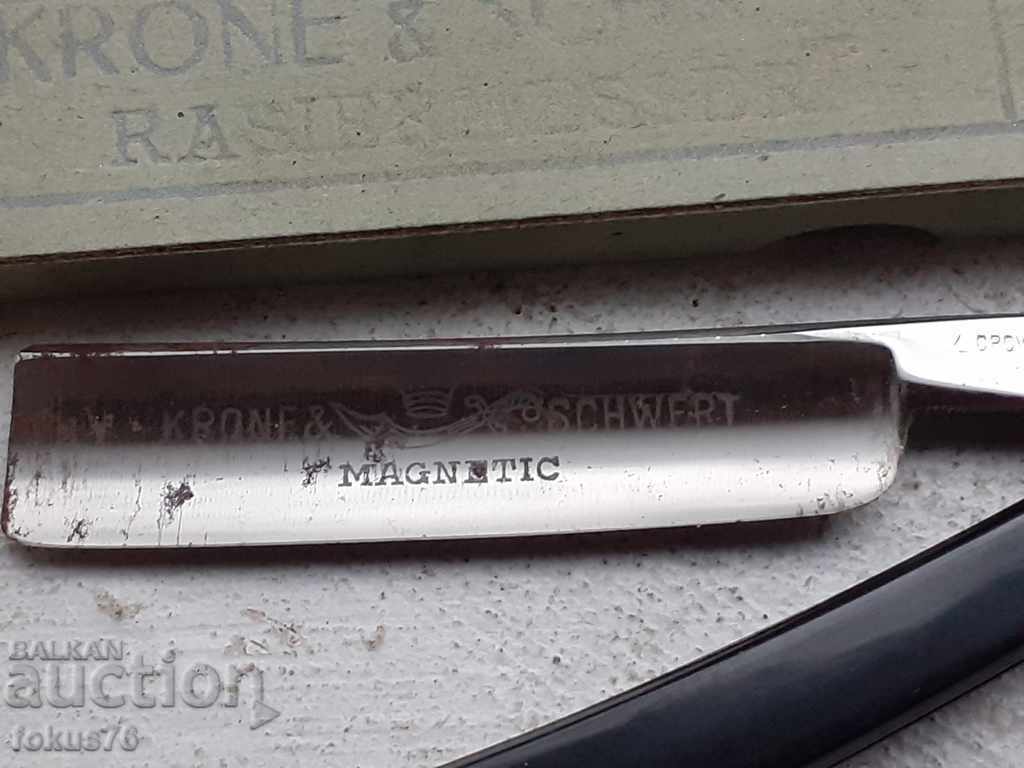 Top collector's razor Krone & Schwert with price 190.00 BGN | € 97.15 Top collector's razor Krone & Schwert with price 190.00 BGN | € 97.15