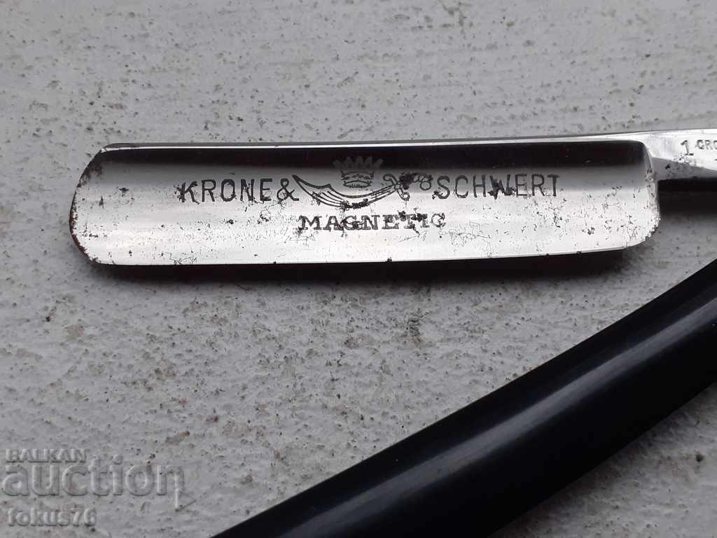 Τοπ - συλλεκτικό ξυράφι Krone & Schwert με τιμή 190.00 BGN | € 97.15 Τοπ - συλλεκτικό ξυράφι Krone & Schwert με τιμή 190.00 BGN | € 97.15