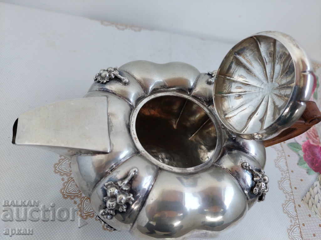 Δημοπρασία τσαγιέρα ασημί 616 γραμμάρια -0,800 ασήμι Δημοπρασία τσαγιέρα ασημί 616 γραμμάρια -0,800 ασήμι