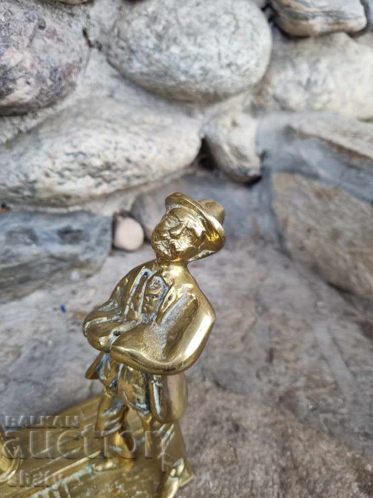 Bronze sculpture with price 145.00 BGN | € 74.14 Bronze sculpture with price 145.00 BGN | € 74.14