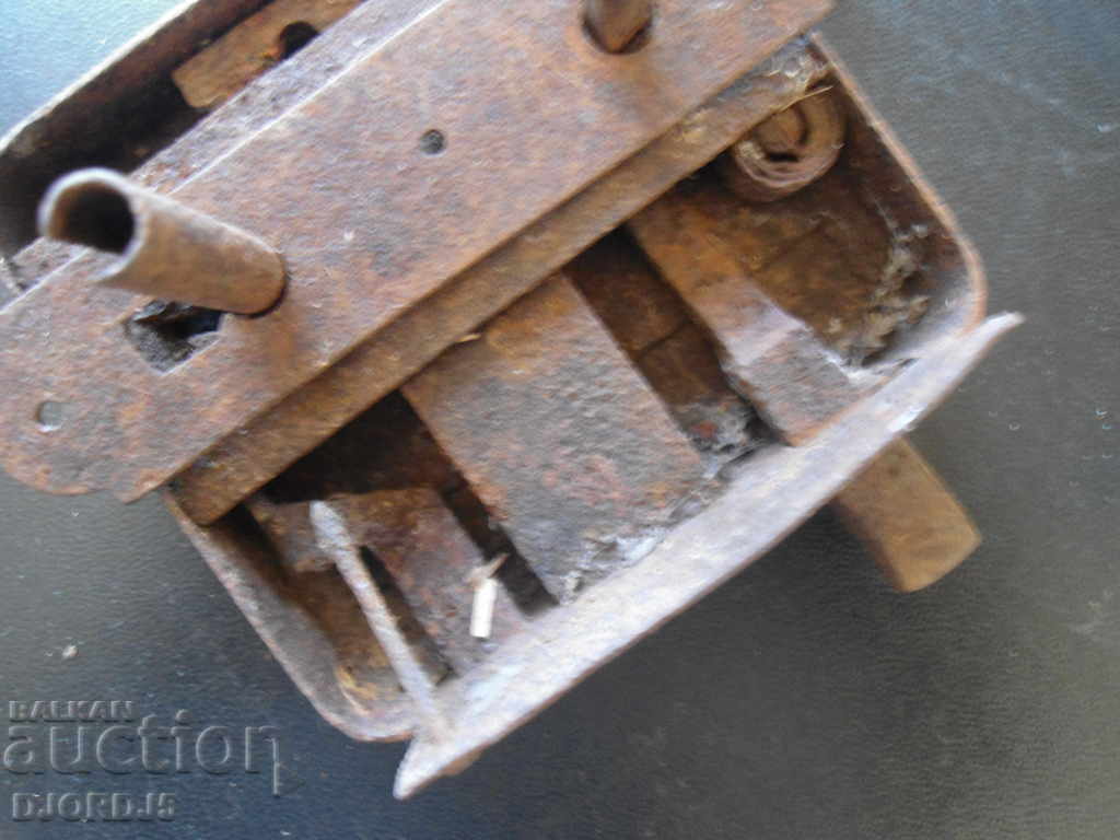 Auction Old lock Auction Old lock