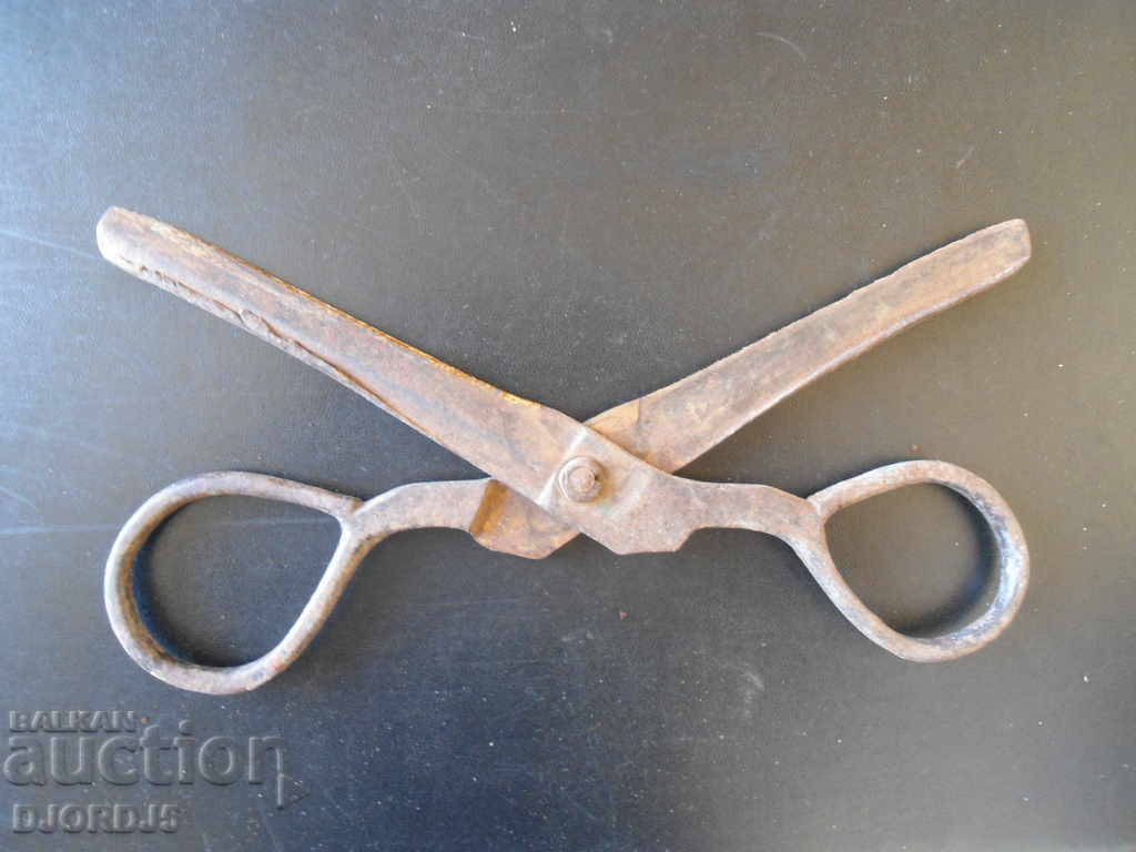 Old forged abadge scissors with price 20.00 BGN | € 10.23 Old forged abadge scissors with price 20.00 BGN | € 10.23