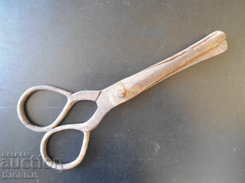 Auction Old forged abadge scissors Auction Old forged abadge scissors