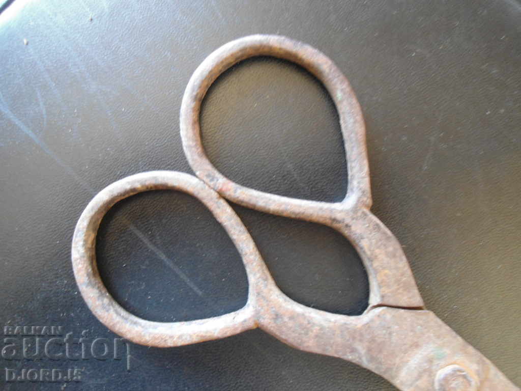 Delivery of Old forged abadge scissors Delivery of Old forged abadge scissors