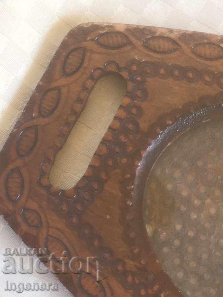 Delivery of TRAY PLATE ANTIQUE CARVING GLASS WOOD PYROGRAPHY Delivery of TRAY PLATE ANTIQUE CARVING GLASS WOOD PYROGRAPHY