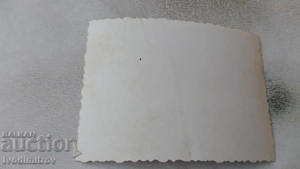 Photo Vacationers με τιμή 2.65 BGN | € 1.35 Photo Vacationers με τιμή 2.65 BGN | € 1.35