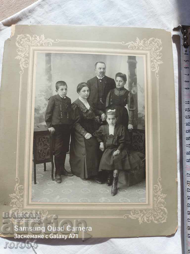 Auction OLD FAMILY PHOTOGRAPHY Auction OLD FAMILY PHOTOGRAPHY