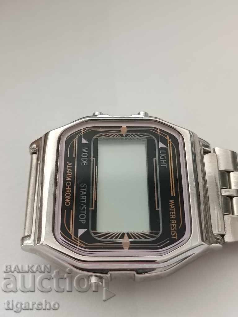 Retro men's electronic watch with price 50.00 BGN | € 25.56 Retro men's electronic watch with price 50.00 BGN | € 25.56
