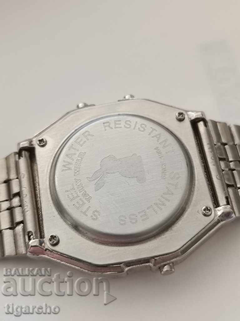 Delivery of Retro men's electronic watch Delivery of Retro men's electronic watch