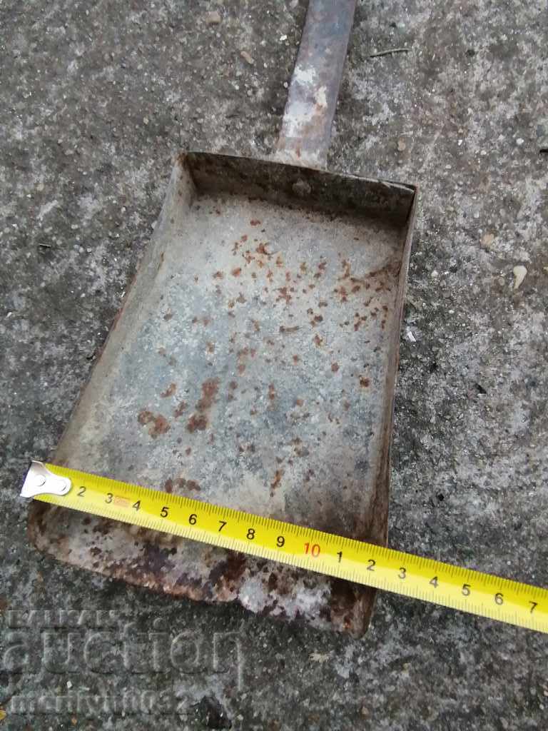 Delivery of Old forged blade, shovel shovel