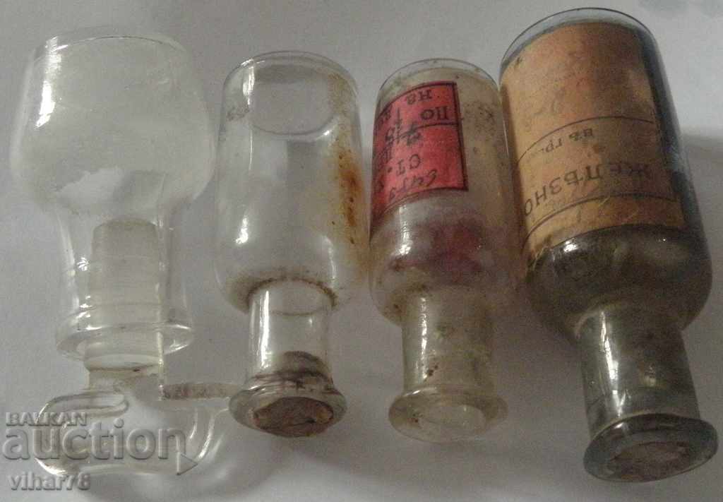 Аукцион ЛОТ ОТ ЧЕТИРИ МАЛКИ ШИШЕТА АПТЕКАРСКИ Аукцион ЛОТ ОТ ЧЕТИРИ МАЛКИ ШИШЕТА АПТЕКАРСКИ