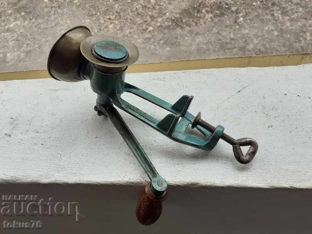 An old collector mills for spices with price 112.00 BGN | € 57.26 An old collector mills for spices with price 112.00 BGN | € 57.26