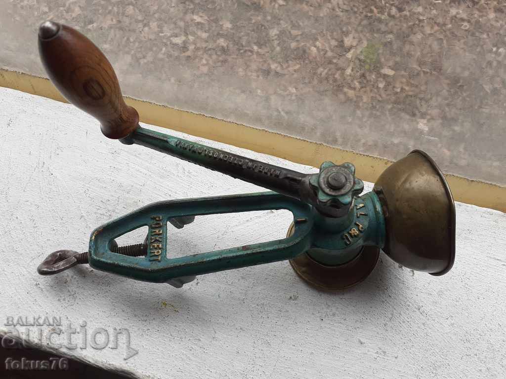 An old collector mills for spices - 6 An old collector mills for spices - 6