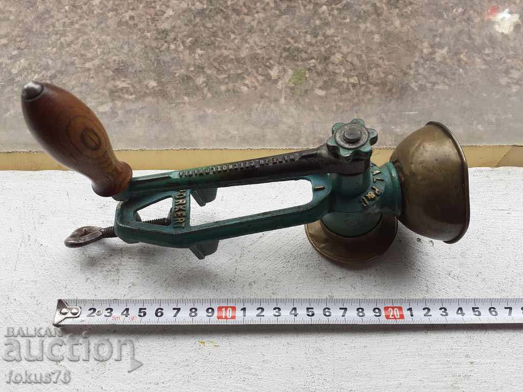 An old collector mills for spices - 7 An old collector mills for spices - 7