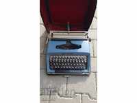 Mașină de scris „Maritsa 12”