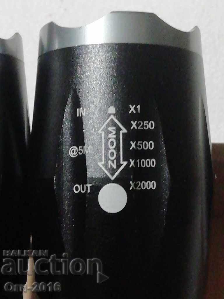 Φακός led με πλαϊνό φωτιστικό με τιμή 7.00 BGN | € 3.58