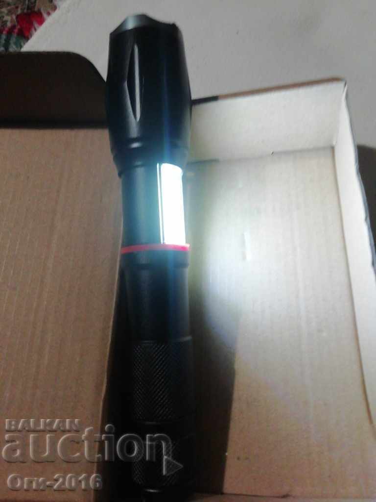Led flashlight with side lamp