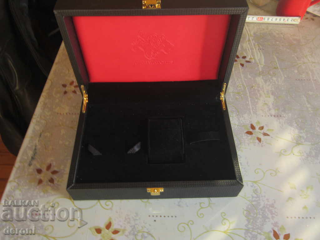 Delivery of Luxury watch case AZAD Delivery of Luxury watch case AZAD