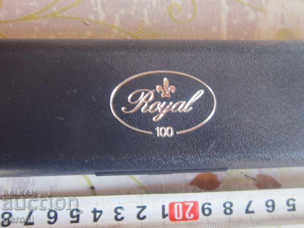 Υπέροχη θήκη ρολογιών Royal με τιμή 15.00 BGN | € 7.67 Υπέροχη θήκη ρολογιών Royal με τιμή 15.00 BGN | € 7.67