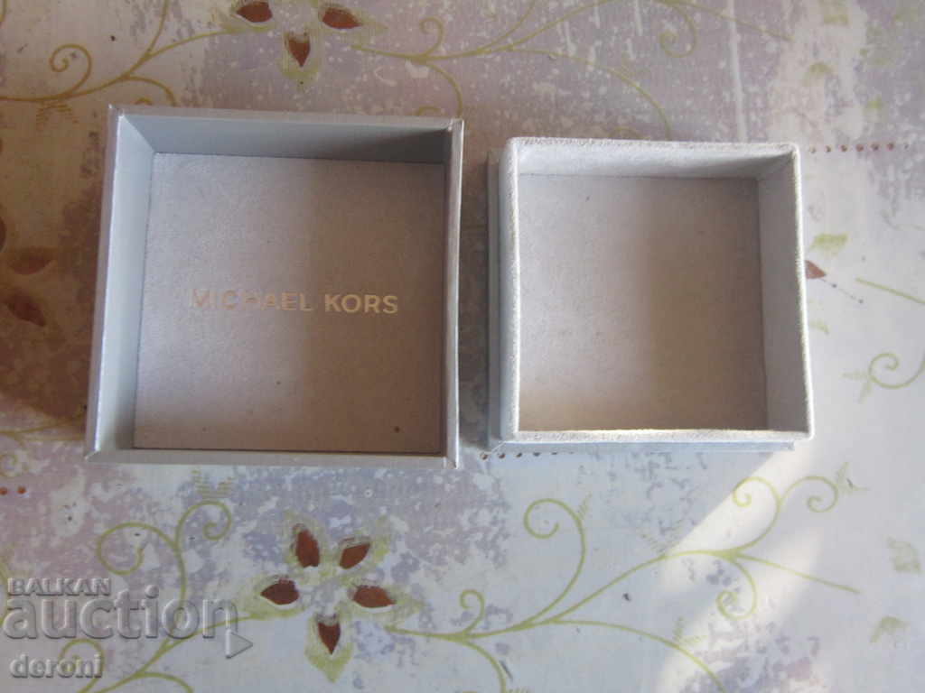 Δημοπρασία Υπέροχη θήκη ρολογιών Michael Kors Δημοπρασία Υπέροχη θήκη ρολογιών Michael Kors