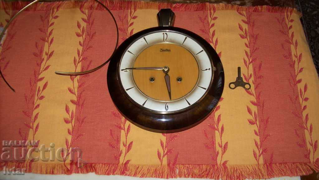 Ceas german de perete "ZENTRA" cu gong cu preț € 42.00 | 82.14 BGN