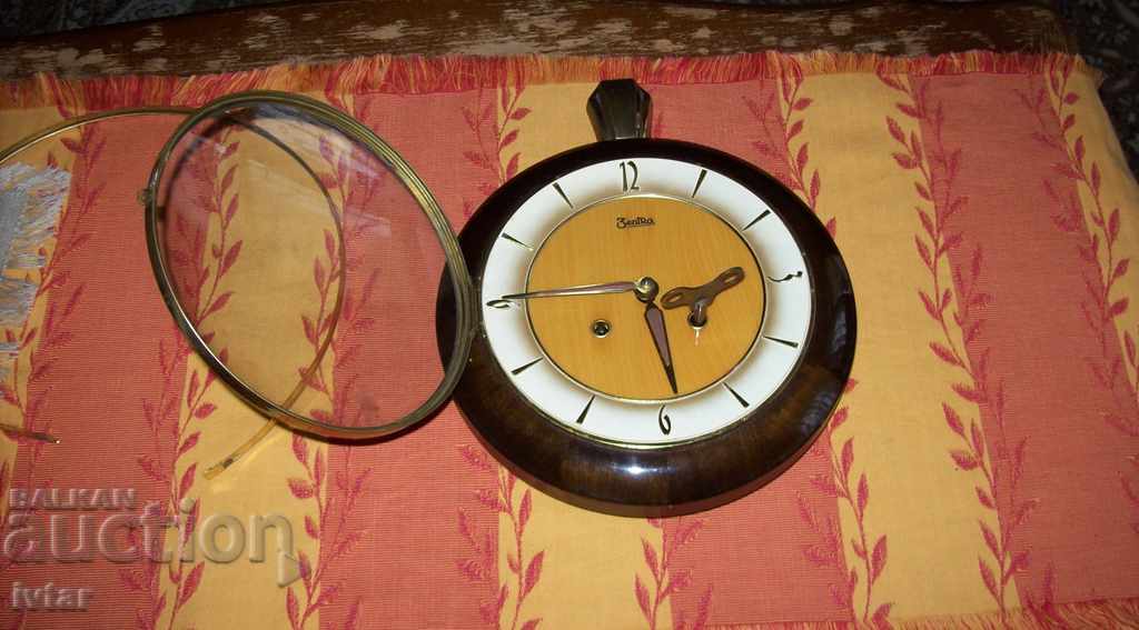 Delivery of German wall clock "ZENTRA" with gong Delivery of German wall clock "ZENTRA" with gong