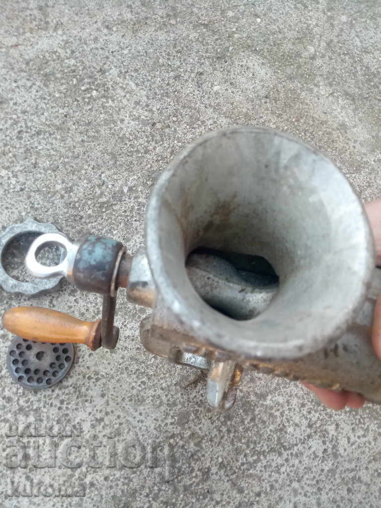 Delivery of Old manual meat grinder Delivery of Old manual meat grinder