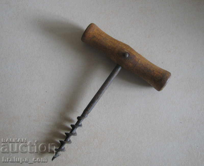 An old antique corkscrew with price 15.00 BGN | € 7.67 An old antique corkscrew with price 15.00 BGN | € 7.67