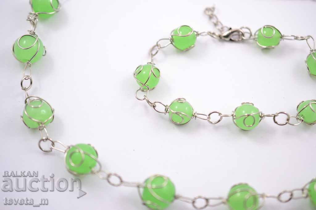 Greed and bracelet with price 8.00 BGN | € 4.09