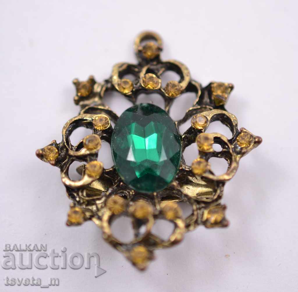 Delivery of Anchor brooch Delivery of Anchor brooch