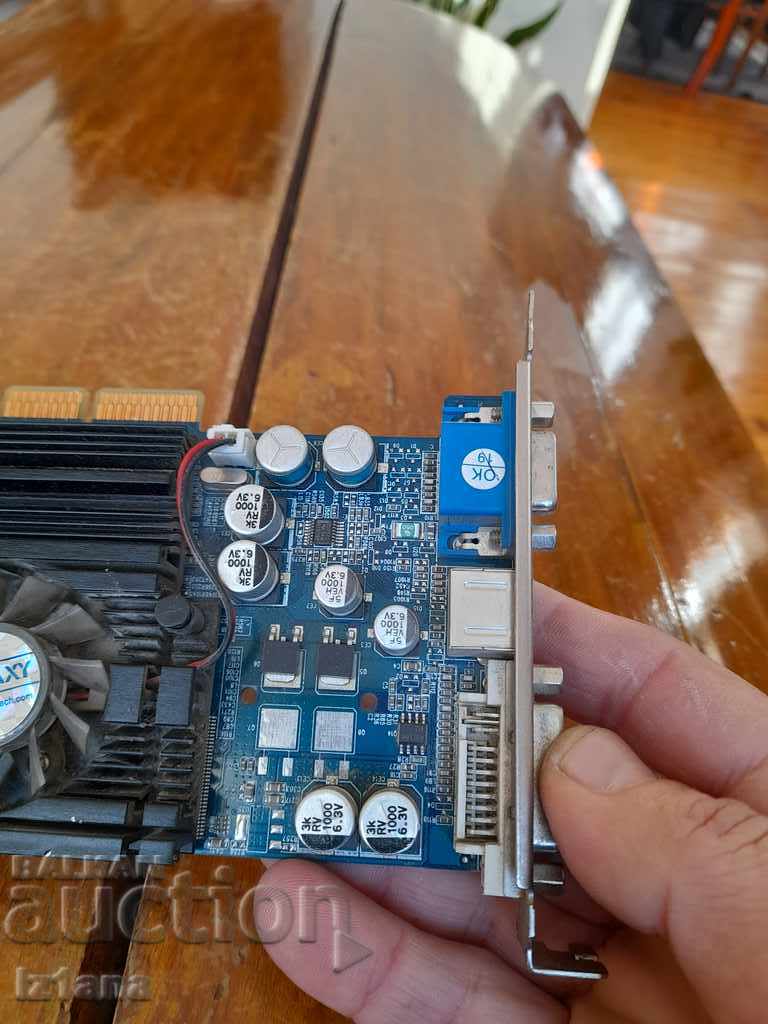 Licitație placa video FX5500