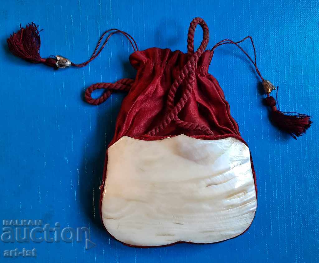 Antique mother-of-pearl purse with price 70.00 BGN | € 35.79 Antique mother-of-pearl purse with price 70.00 BGN | € 35.79