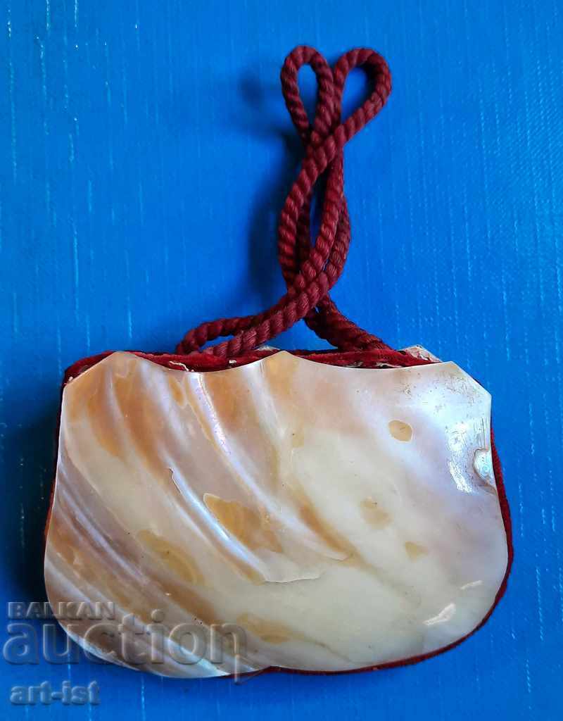 Auction Antique mother-of-pearl purse Auction Antique mother-of-pearl purse