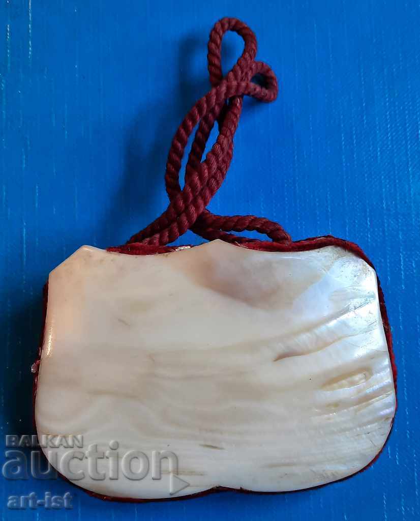 Delivery of Antique mother-of-pearl purse Delivery of Antique mother-of-pearl purse