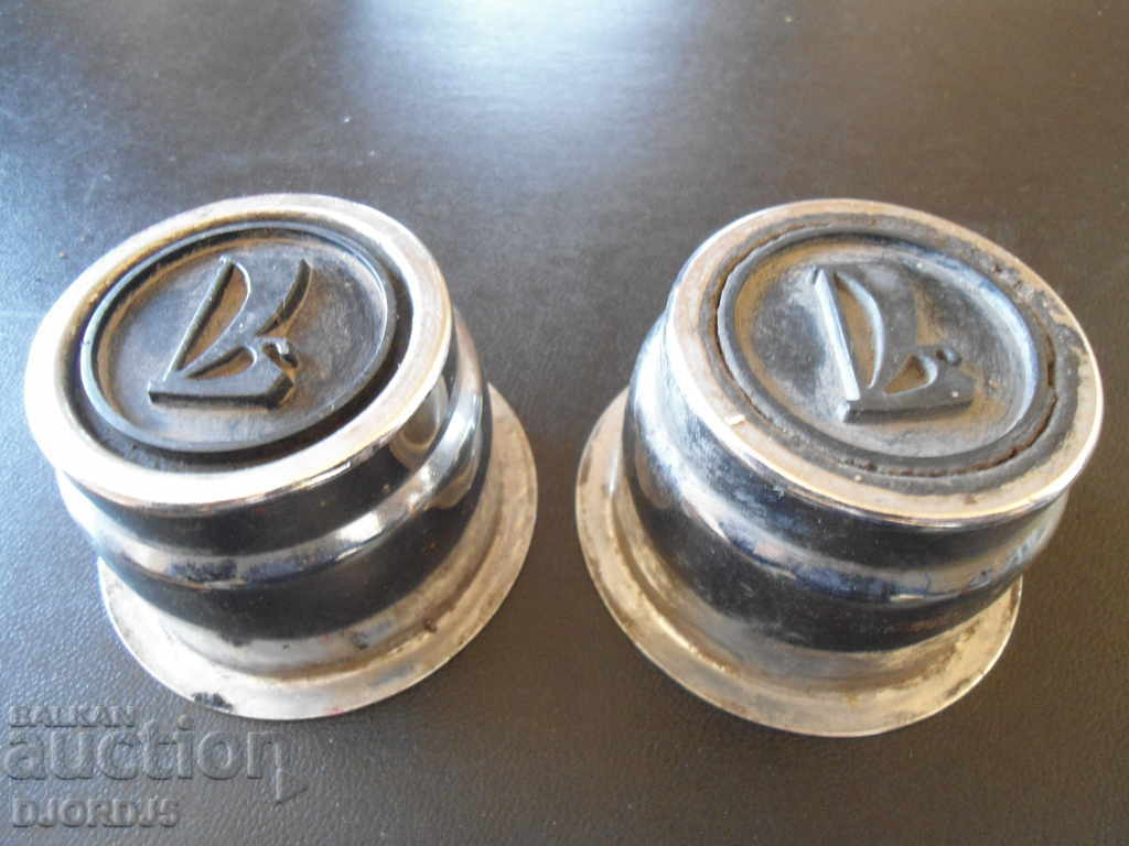 Old car caps. with price 10.00 BGN | € 5.11 Old car caps. with price 10.00 BGN | € 5.11