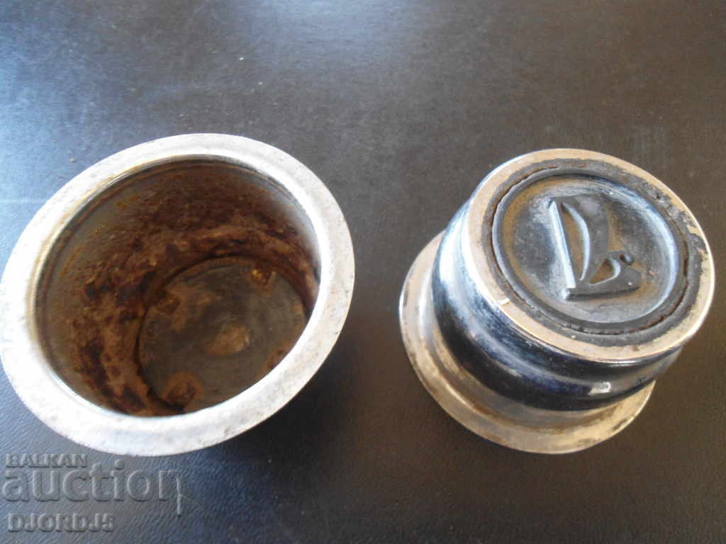 Auction Old car caps. Auction Old car caps.