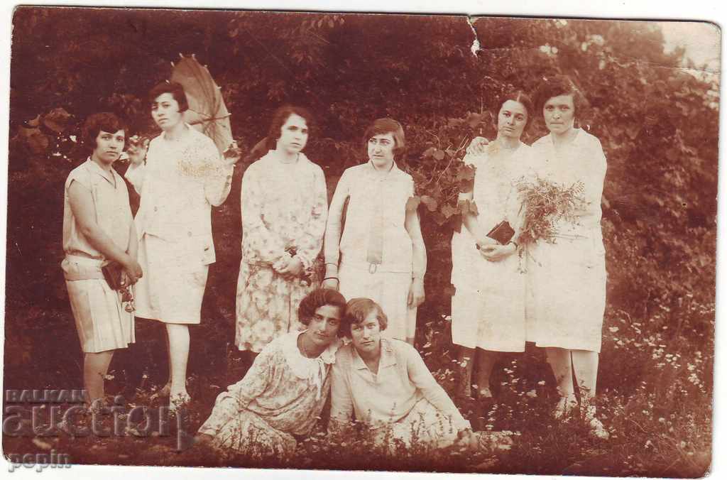 ПК -Девойки в парка -  1928 г