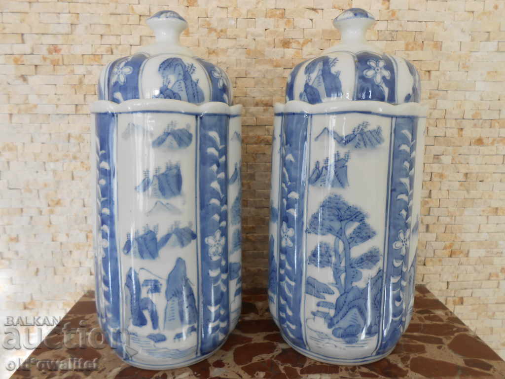 LARGE PORCELAIN DOSES, China, height approx. 28 cm / 12.5 cm - 5