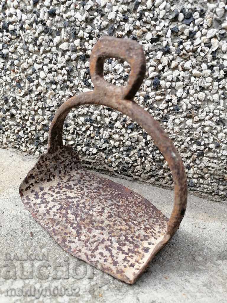 Auction Stirrup for a cavalry horse Auction Stirrup for a cavalry horse
