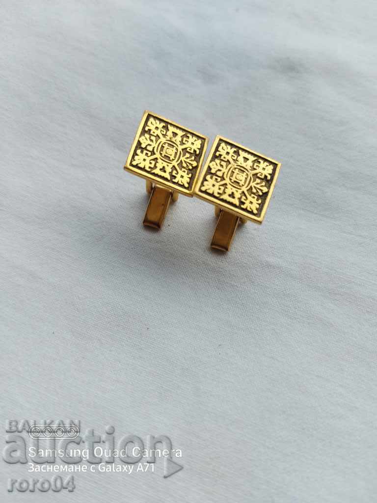 HANDS with price 7.99 BGN | € 4.09 HANDS with price 7.99 BGN | € 4.09