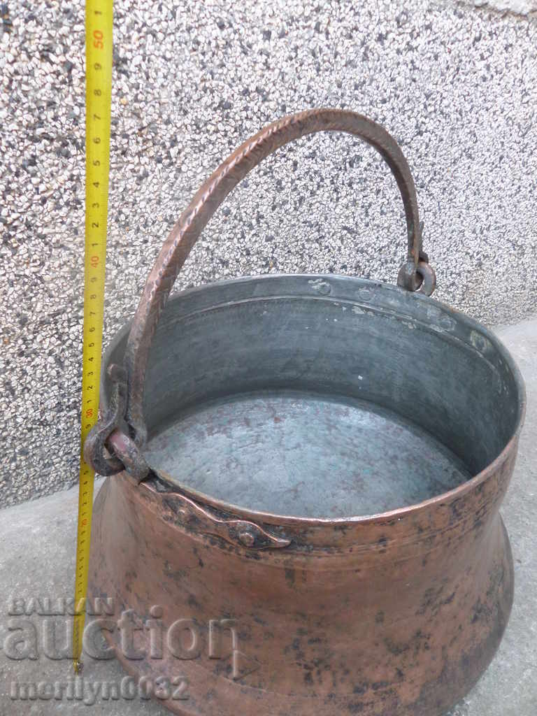 Livrarea Harania veche, vas de cupru, ceaun mare, cupru, praf