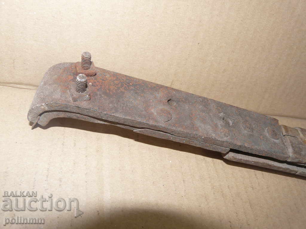 Auction Old massive handicraft tool - 12 Auction Old massive handicraft tool - 12