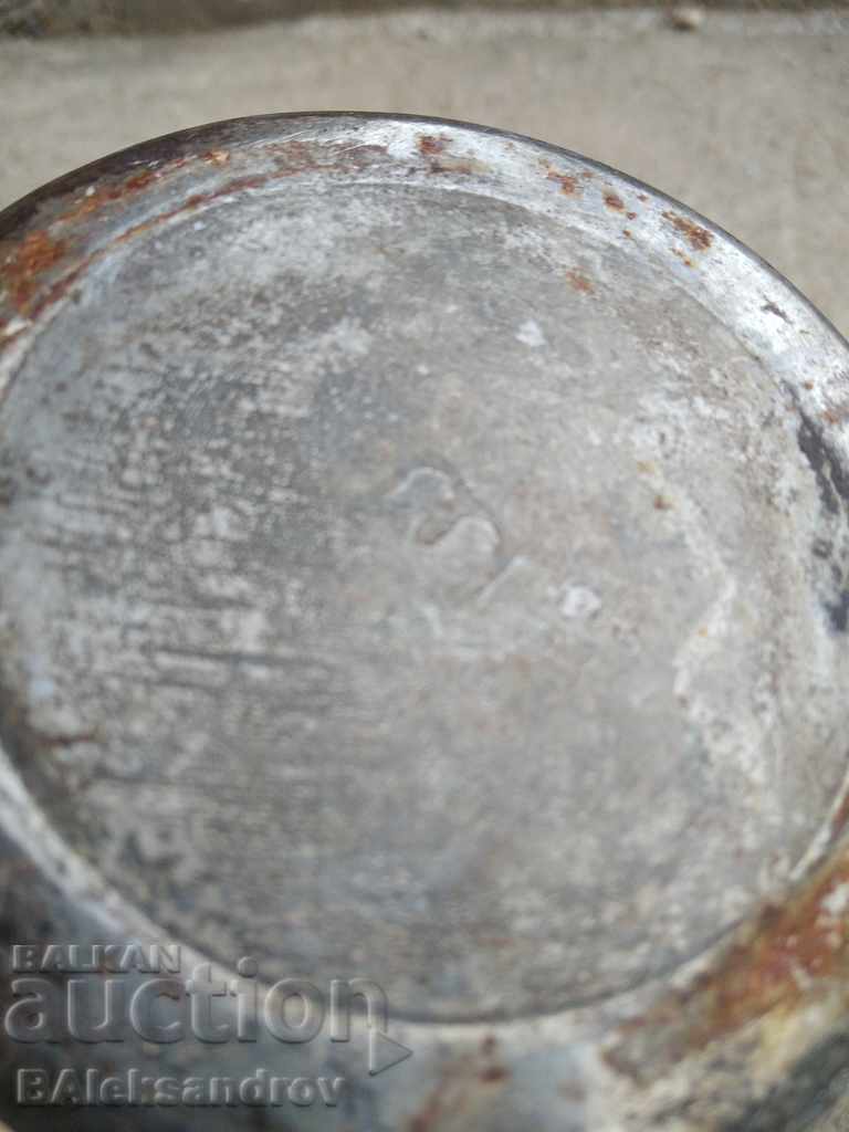 An old pot - 6