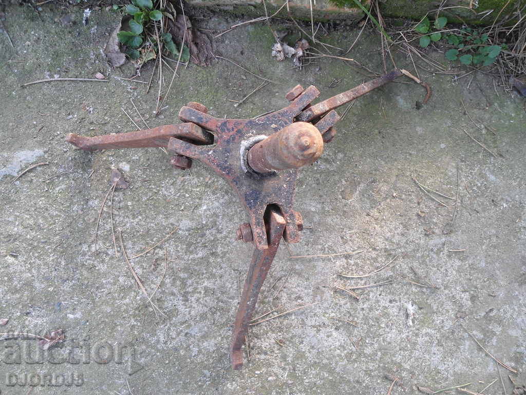 Old flag, bracket - 5