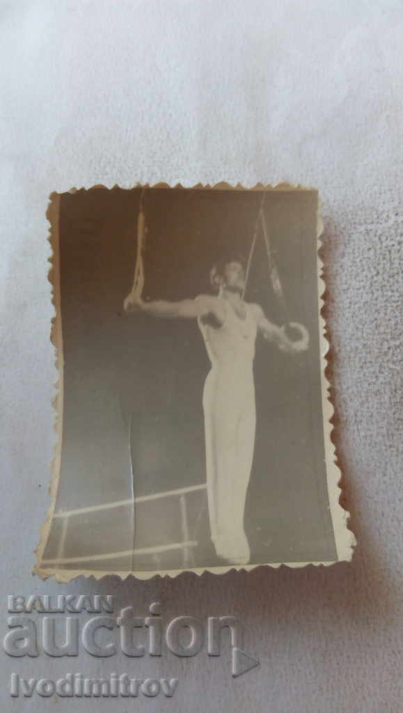 Φωτογραφία Sofia Gymnast on rings Azaryan 1959